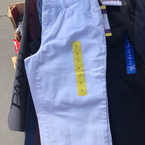 Costco Jeans - Picture 4 of 16